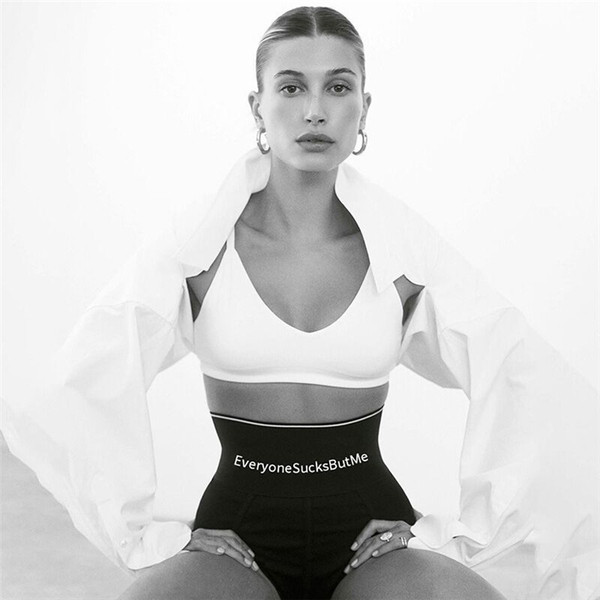 Интимно дамско бельо с висока талия и надпис