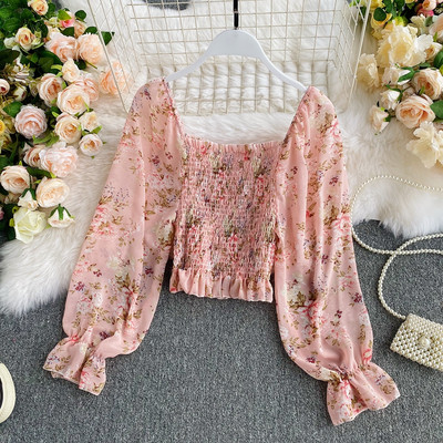 Virágmintás női ing négyzet alakú nyakkivágással