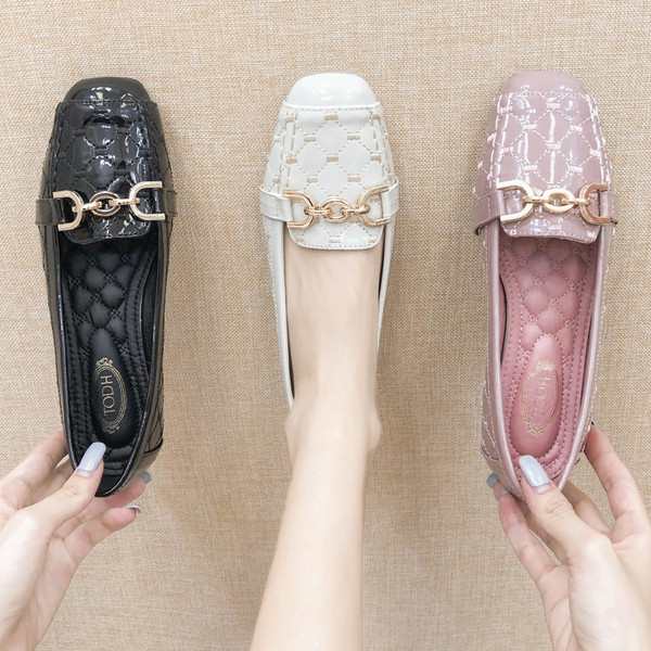 Mitmes värvitoonis metallelemendiga vabaaja naiste nahast kingad