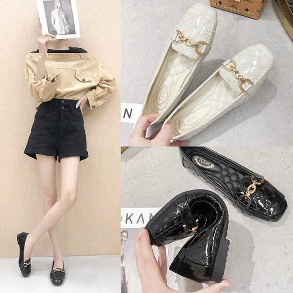 Mitmes värvitoonis metallelemendiga vabaaja naiste nahast kingad