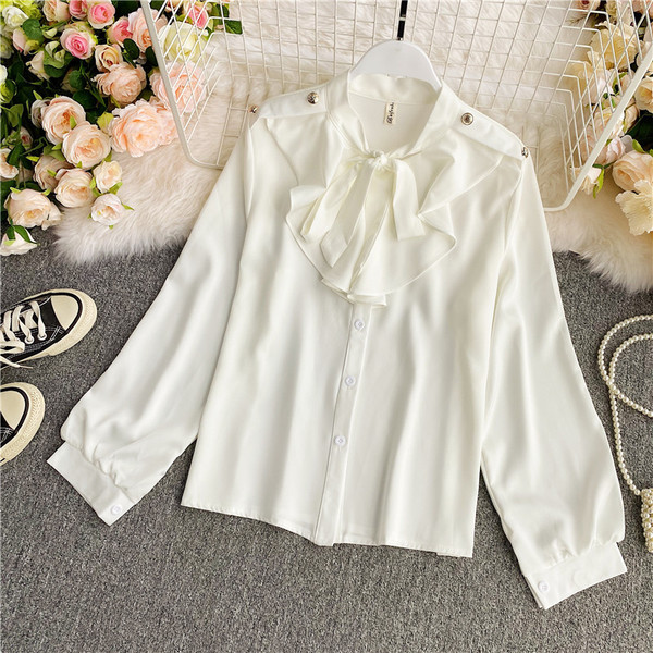 Γυναικείο πουκάμισο με βολάν στο γιακά και κουμπιά