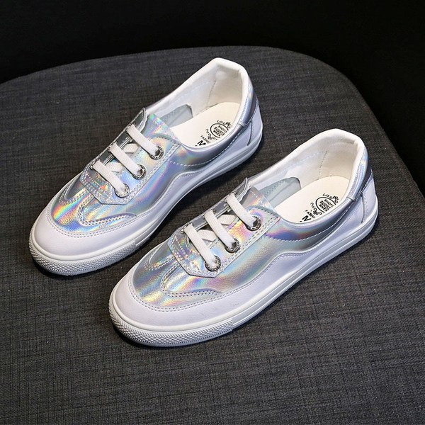 Alkalmi bőr tornacipő lapos talppal