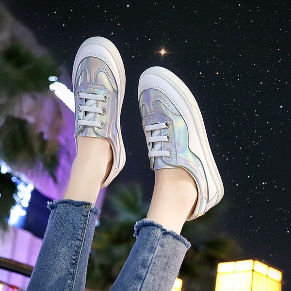 Alkalmi bőr tornacipő lapos talppal