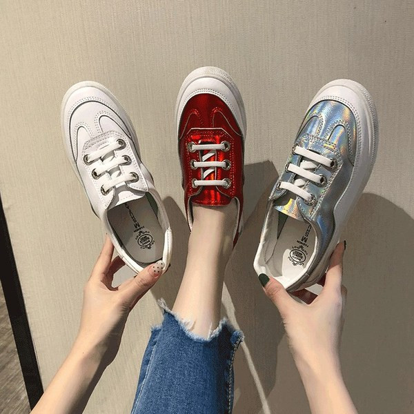 Alkalmi bőr tornacipő lapos talppal