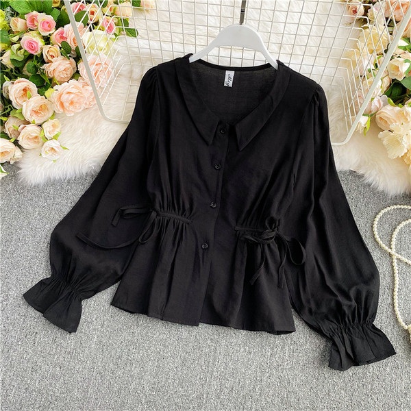 Μοντέρνο γυναικείο πουκάμισο με κουμπιά και κορδόνια στη μέση