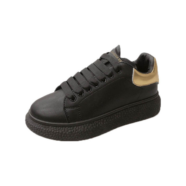 Naiste vabaaja tossud kolmes värvitoonis paelte ja lameda tallaga