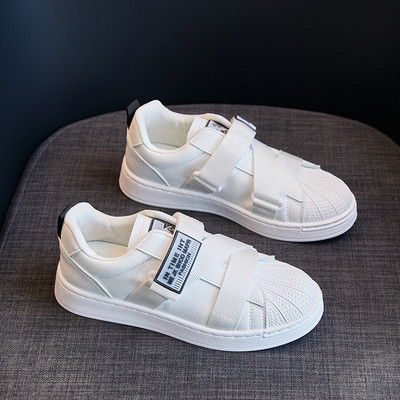 Uus mudel elastsete sidemetega nahast tossud