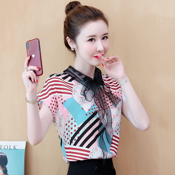 Uue mudeli tülli ja lühikeste varrukatega naiste särk