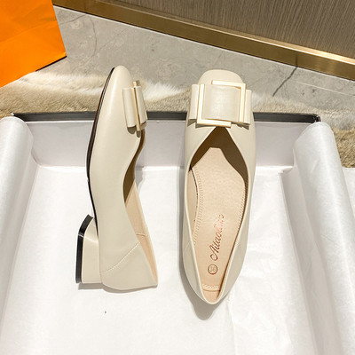 Jauns rudens ikdienas apavu modelis ar sprādzi