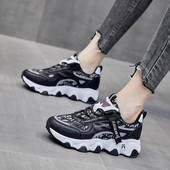 Új tornacipő modell durva talppal