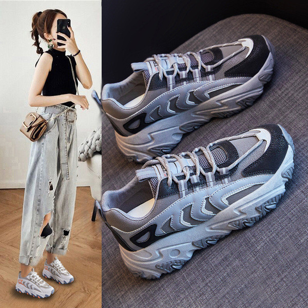 Φθινοπωρινά μοντέρνα αθλητικά παπούτσια για γυναίκες με τραχιά σόλα