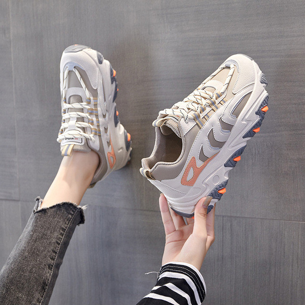 Φθινοπωρινά μοντέρνα αθλητικά παπούτσια για γυναίκες με τραχιά σόλα