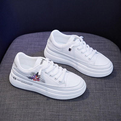 Νέο μοντέλο αθλητικά παπούτσια με κέντημα και πλατφόρμα