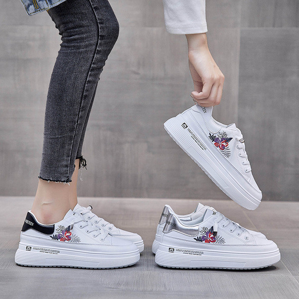 Νέο μοντέλο αθλητικά παπούτσια με κέντημα και πλατφόρμα