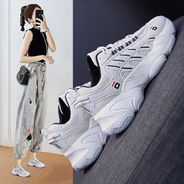 Νέο μοντέλο γυναικεία αθλητικά παπούτσια από δέρμα eco και τραχιά σόλα