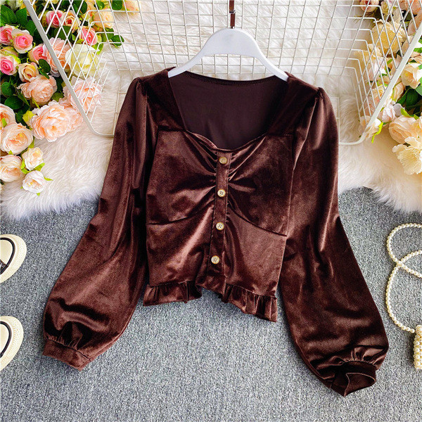 Naiste nööpide ja ümara kaelusega sametsärk