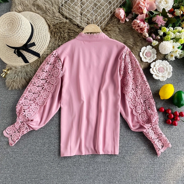 Női rózsaszín csipkeing alacsony gallérral és gombokkal
