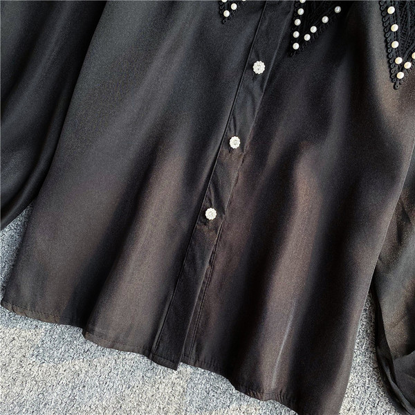 Női ing gombokkal és csipkével - klasszikus galléros