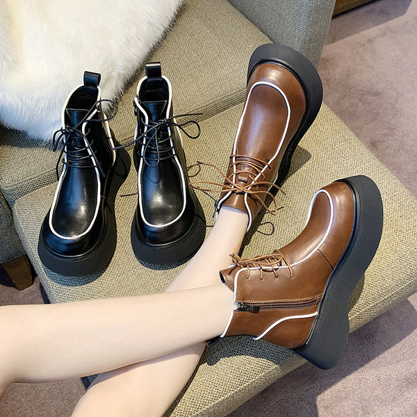 Naiste vabaajajalatsid ökonahast paelte ja lukuga