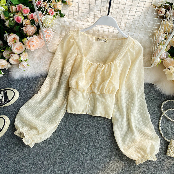 Női ing négyzet alakú nyakkivágással és gombokkal