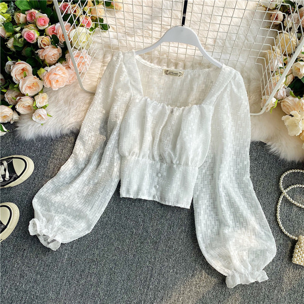 Női ing négyzet alakú nyakkivágással és gombokkal