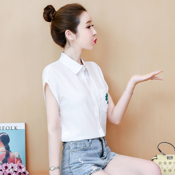 Casual γυναικείο πουκάμισο με γιακά και κοντά μανίκια και κεντήματα