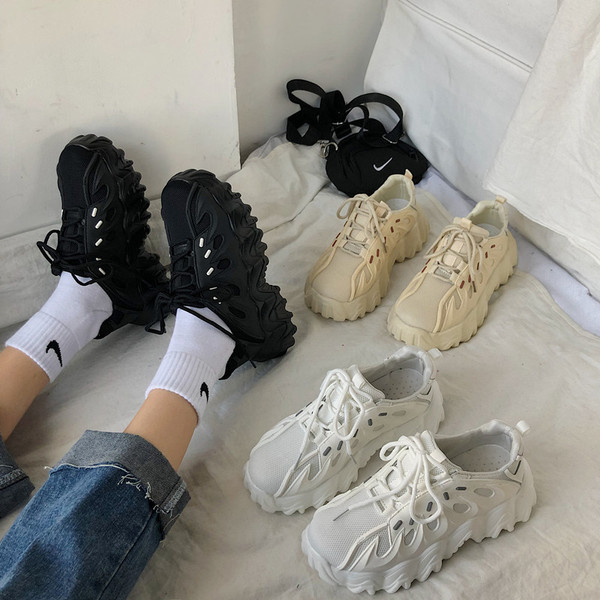 Női tornacipő durva talppal