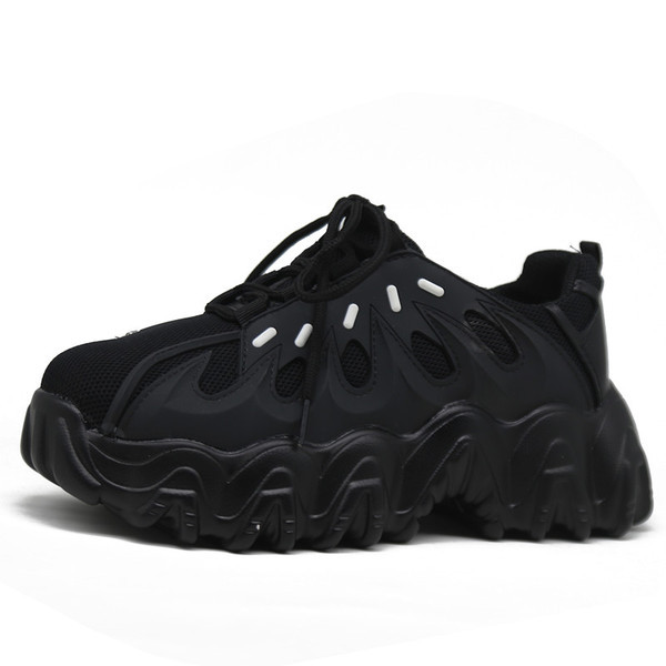 Női tornacipő durva talppal