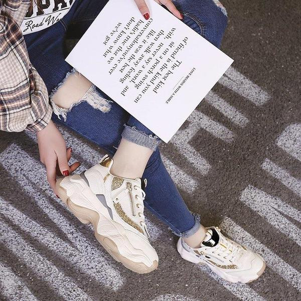 Modern női tornacipő durva talppal