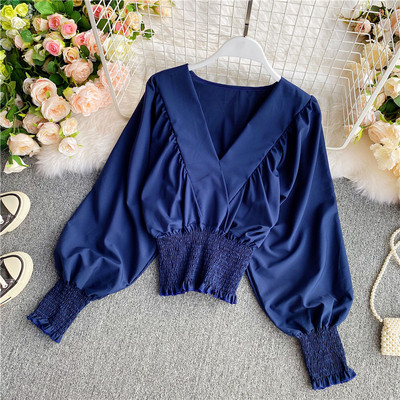 Moodne naiste särk spitsikaelusega ja kummiga