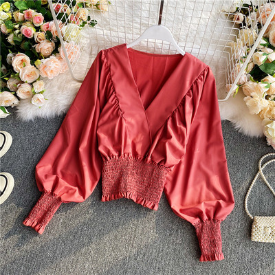 Moodne naiste särk spitsikaelusega ja kummiga