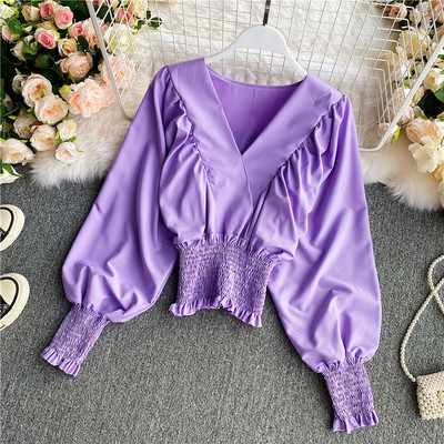 Moodne naiste särk spitsikaelusega ja kummiga