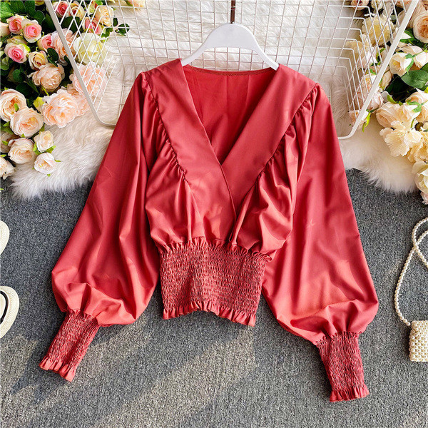 Moodne naiste särk spitsikaelusega ja kummiga