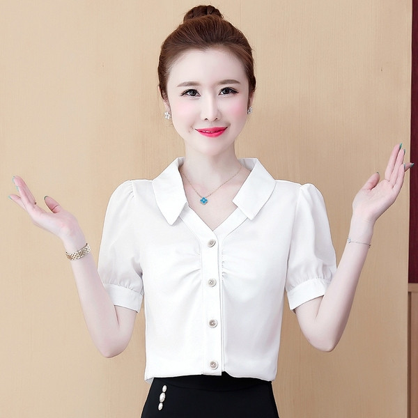 Naiste vabaaja särk lühikeste varrukate ja spitsikaelusega