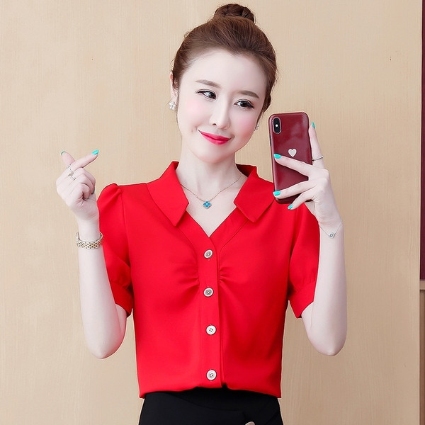 Naiste vabaaja särk lühikeste varrukate ja spitsikaelusega