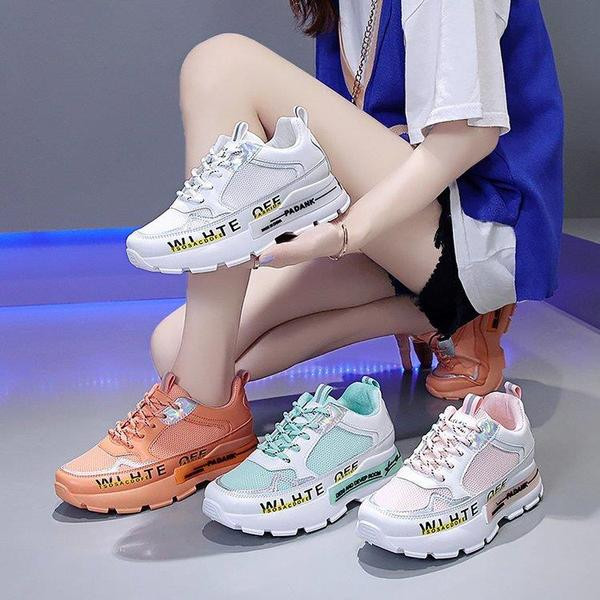 Γυναικεία χρωματιστά αθλητικά παπούτσια κατάλληλα για την άνοιξη και το φθινόπωρο