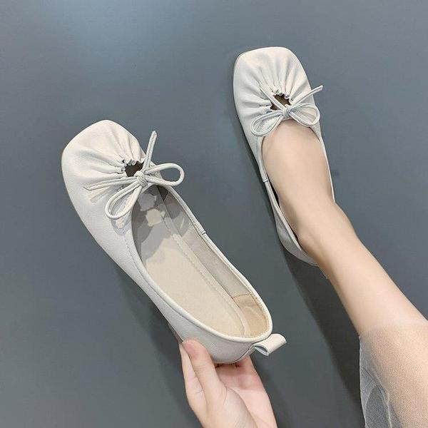 Γυναικεία έκο δερμάτινα παπούτσια με επίπεδη σόλα και κορδέλα