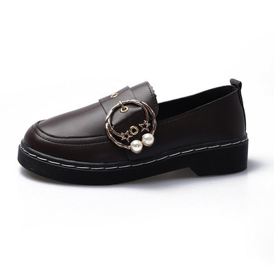 Metallist pandla ja pärlitega vabaajajalatsid