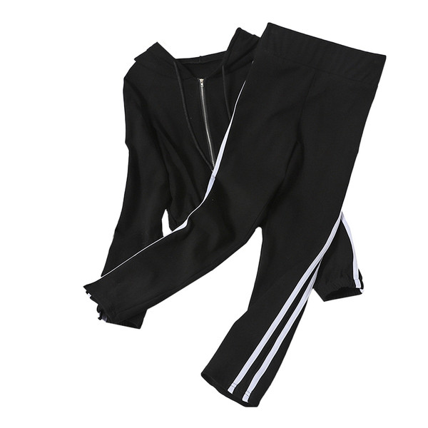 Naiste sportlik-vabaaja komplekt kaheosaline valge äärisega