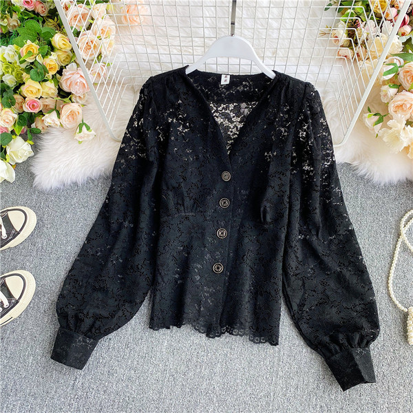 Női csipke ing gombokkal és spitz nyakkivágással