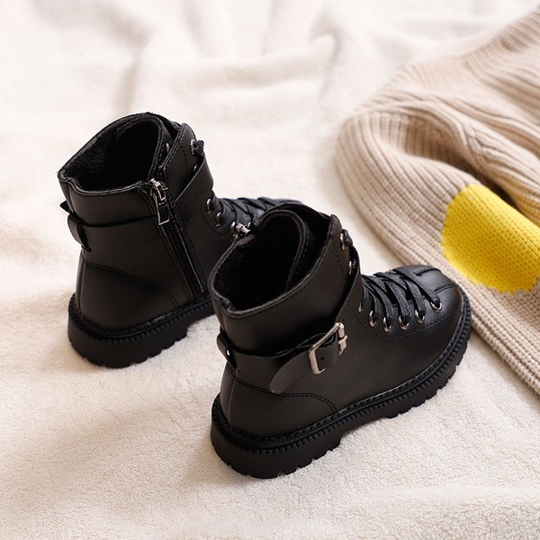 Šiuolaikiški vaikiški batai mergaitėms su raišteliais ir lygiais padais