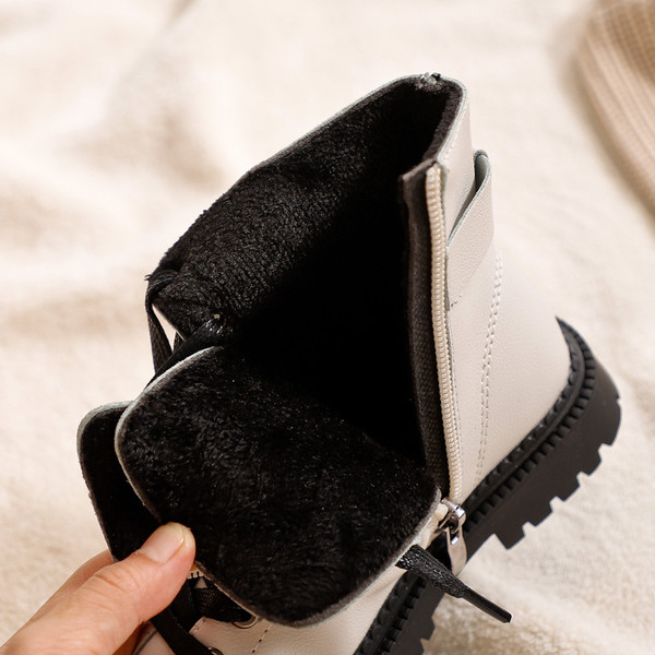 Šiuolaikiški vaikiški batai mergaitėms su raišteliais ir lygiais padais