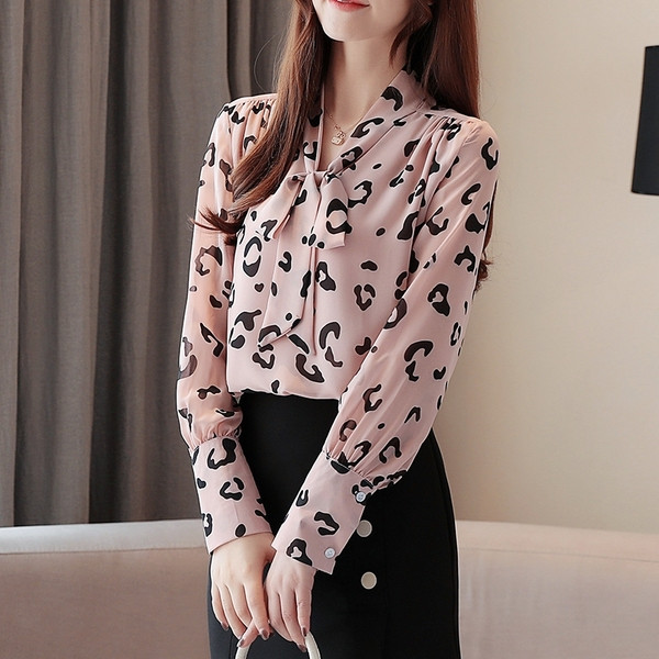 Μοντέρνο γυναικείο πουκάμισο με μοτίβο λεοπάρ και μακριά μανίκια