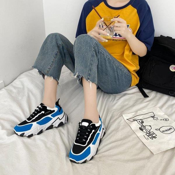 Női tornacipő velúr elemmel