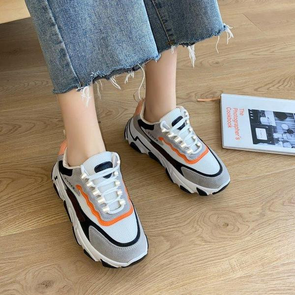 Női tornacipő velúr elemmel