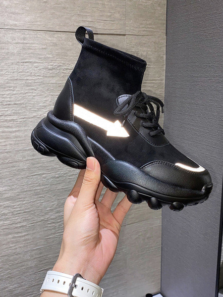 Naiste vabaaja mustad paeltega kõrged tossud