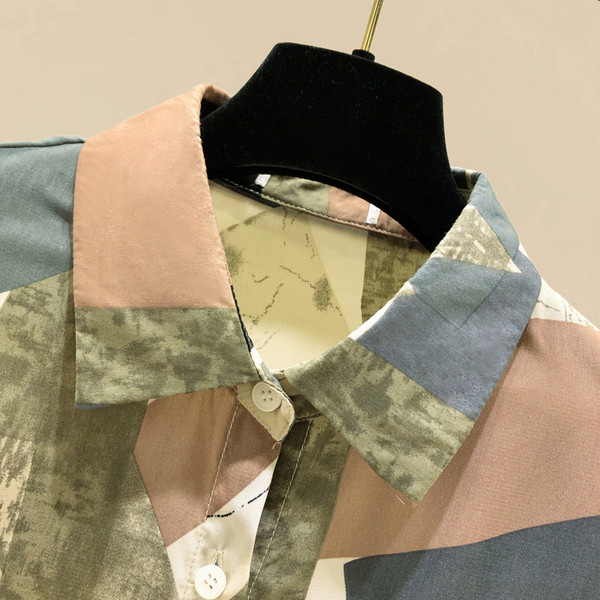 Naiste sügissärk pikkade varrukatega ja klassikalise kraega