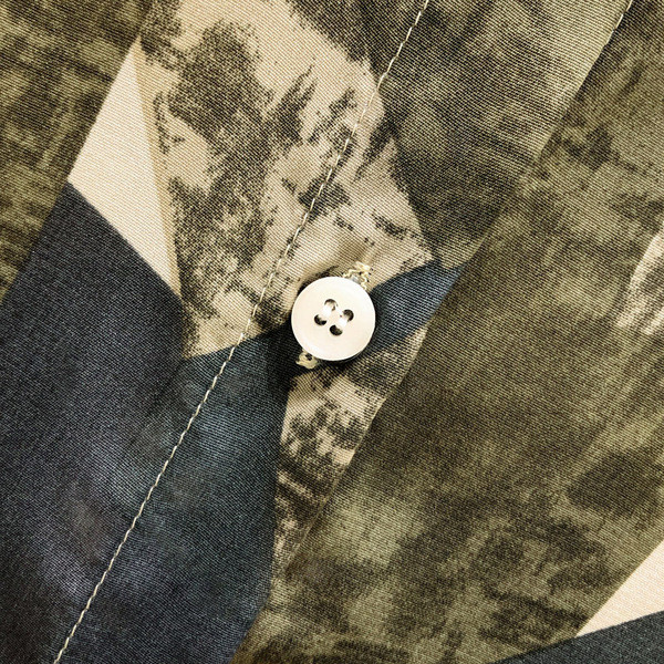 Naiste sügissärk pikkade varrukatega ja klassikalise kraega