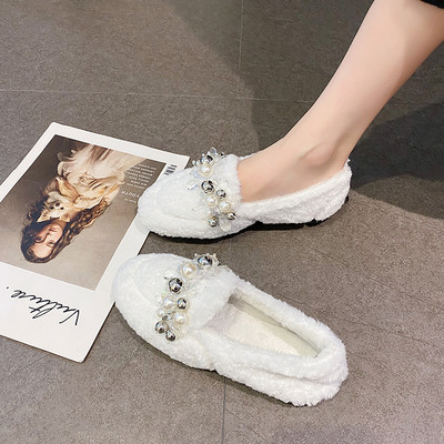 Γυναικεία παπούτσια με διακόσμιτικές πέτρες
