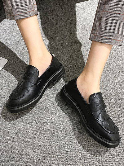 Γυναικεία έκο δερμάτινα παπούτσια σε μαύρο χρώμα